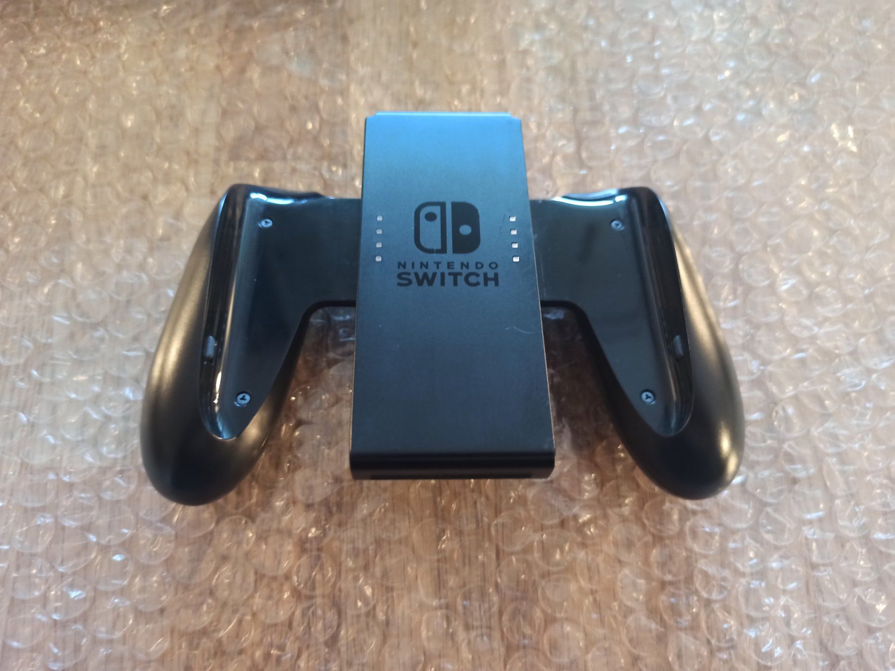 Nintendo Controller: Original Nintendo Switch Joy-Con Grip NSW – Usato da Oberweningen venduto da mar_87mx