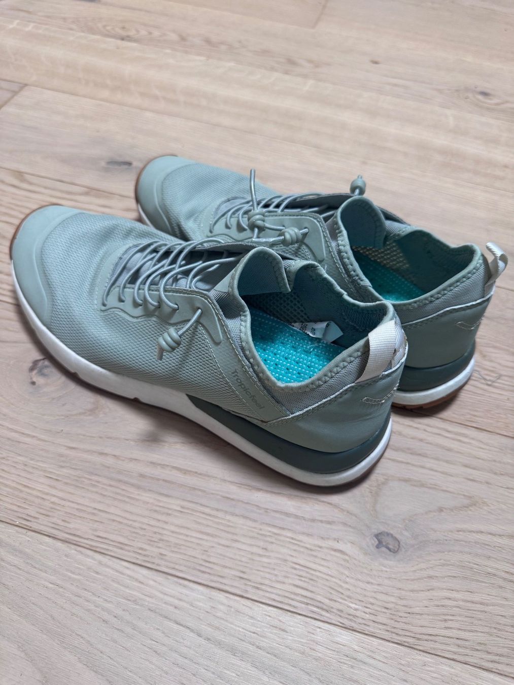 Scarpe da uomo: Männer Sneaker von Tropic Feel Grösse 42 – Nuovo (secondo la descrizione) da Winterthur venduto da jen_w6kc
