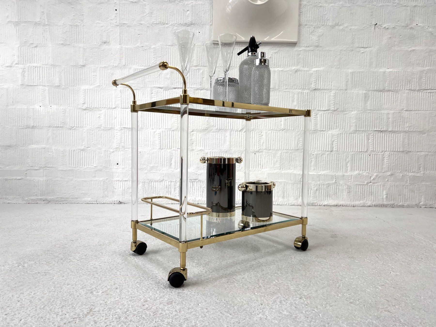 Tische: Vintage Plexi Barwagen, Beistelltisch – Gebraucht aus Walzenhausen von stilvollwohnen 2