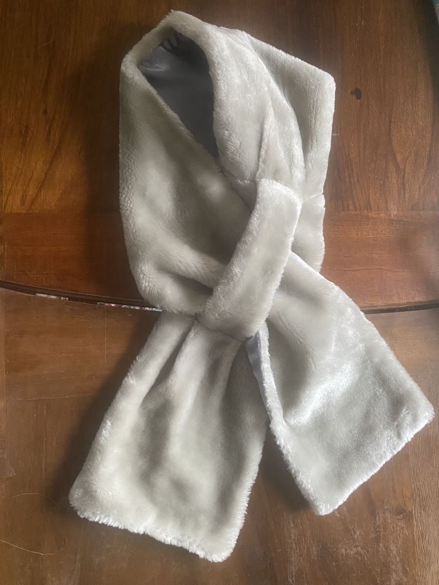 Foulard & Sciarpe: Schal Kunst Pelz Grau – Usato da Baden venduto da swiss-alps 1
