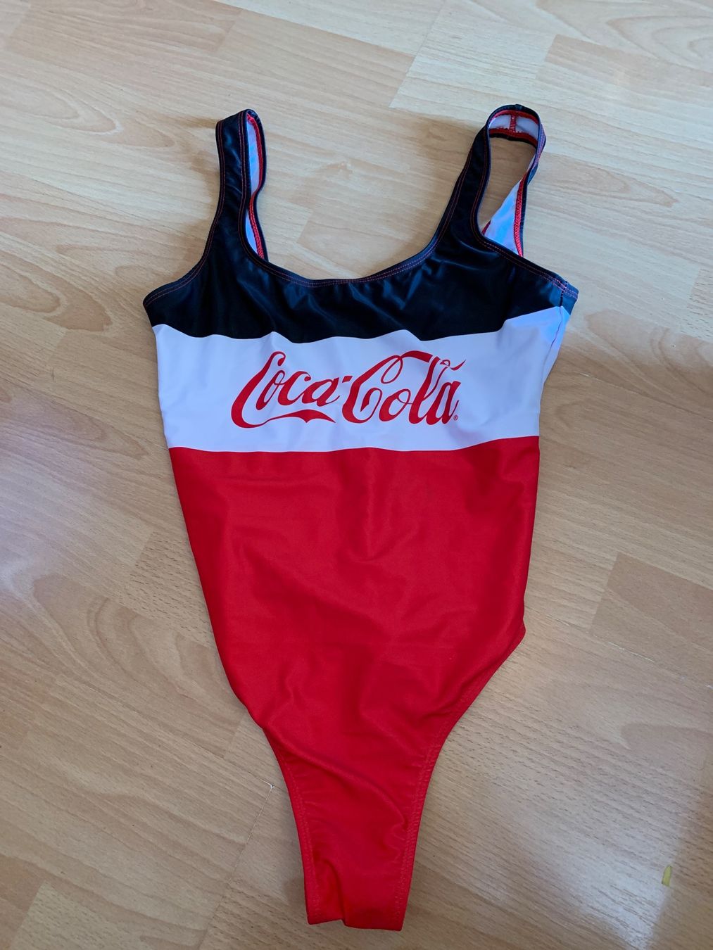 Costumi da bagno & Bikini: Joli maillot de bain Coca-Cola taille 38 – Usato da MEYRIN venduto da Gwendo10