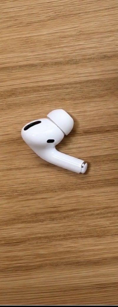 Apple Cuffie: Airpods pro 1. Generation, linker Airpod – Usato da Feuerthalen venduto da Sophie3000