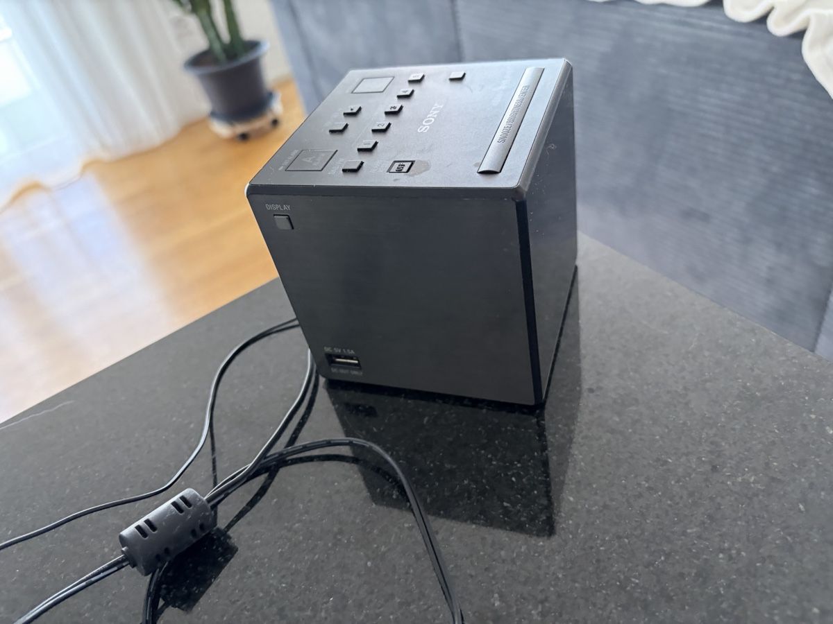 Sony Radio: Sony CD Radio DAB+ Cube guter Zustand – Usato da Herzogenbuchsee venduto da fab_y5n7 2