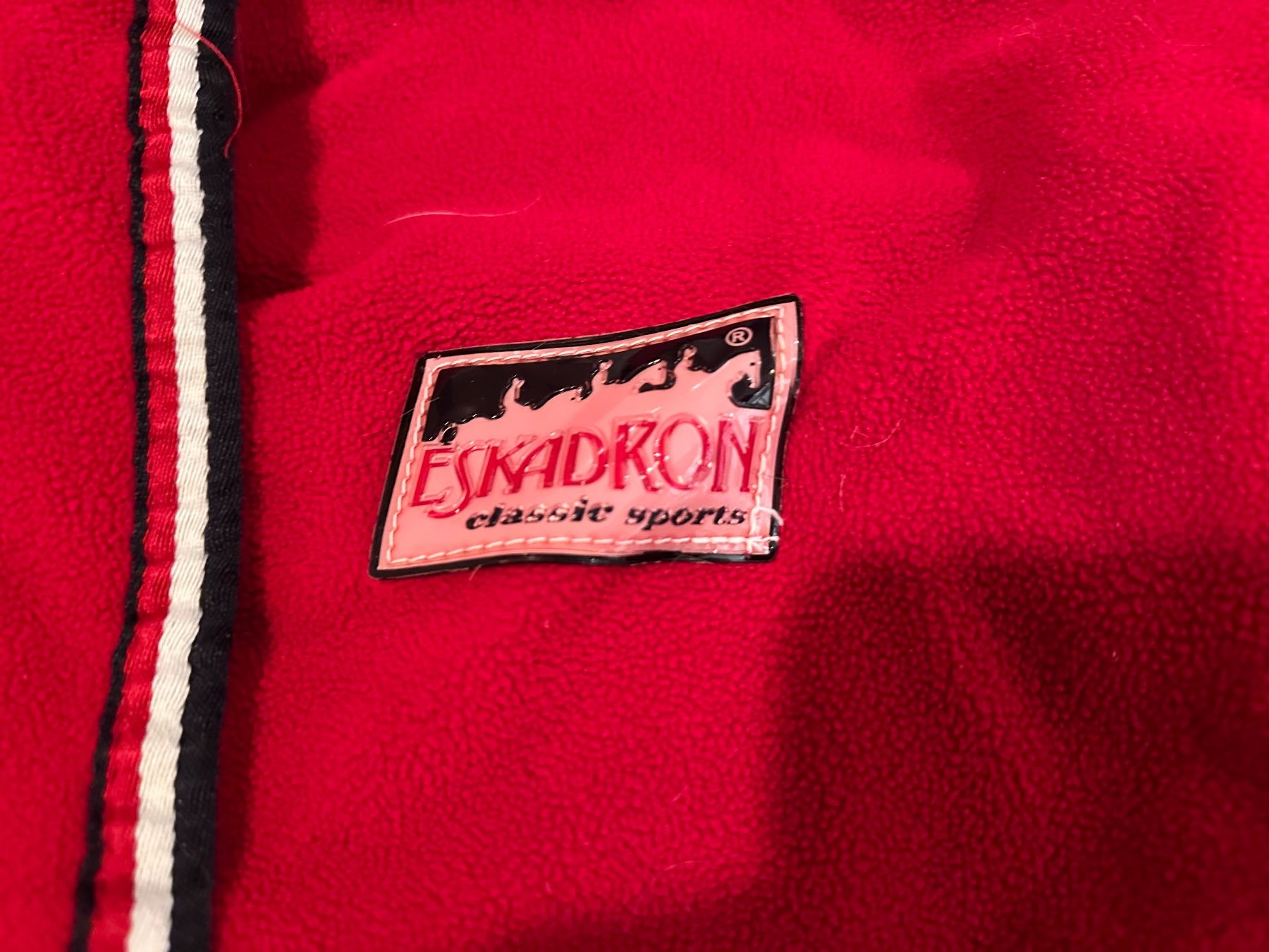 Eskadron Coperte: Abschwitzdecke Eskadron rot gut erhalten 160cm – Usato da Tuggen venduto da wollistar 1