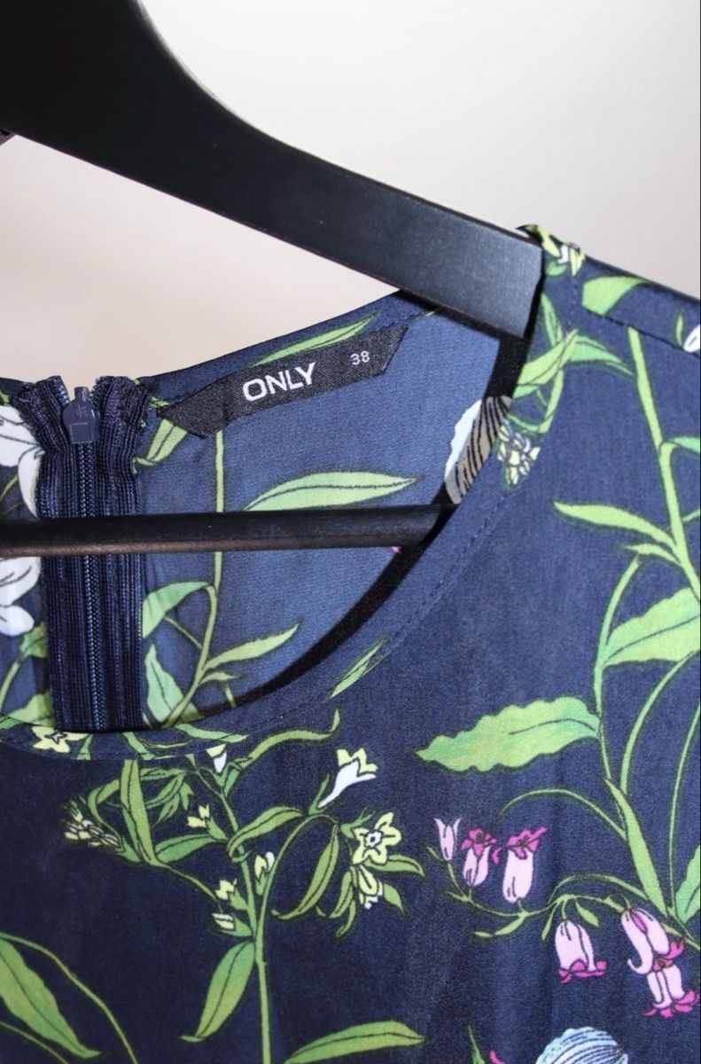 Only Vestiti: ONLY Kleid mit Blumenmuster, Gr. M, Top Zustand! – Nuovo (secondo la descrizione) da Schaffhausen venduto da Fundperle 2