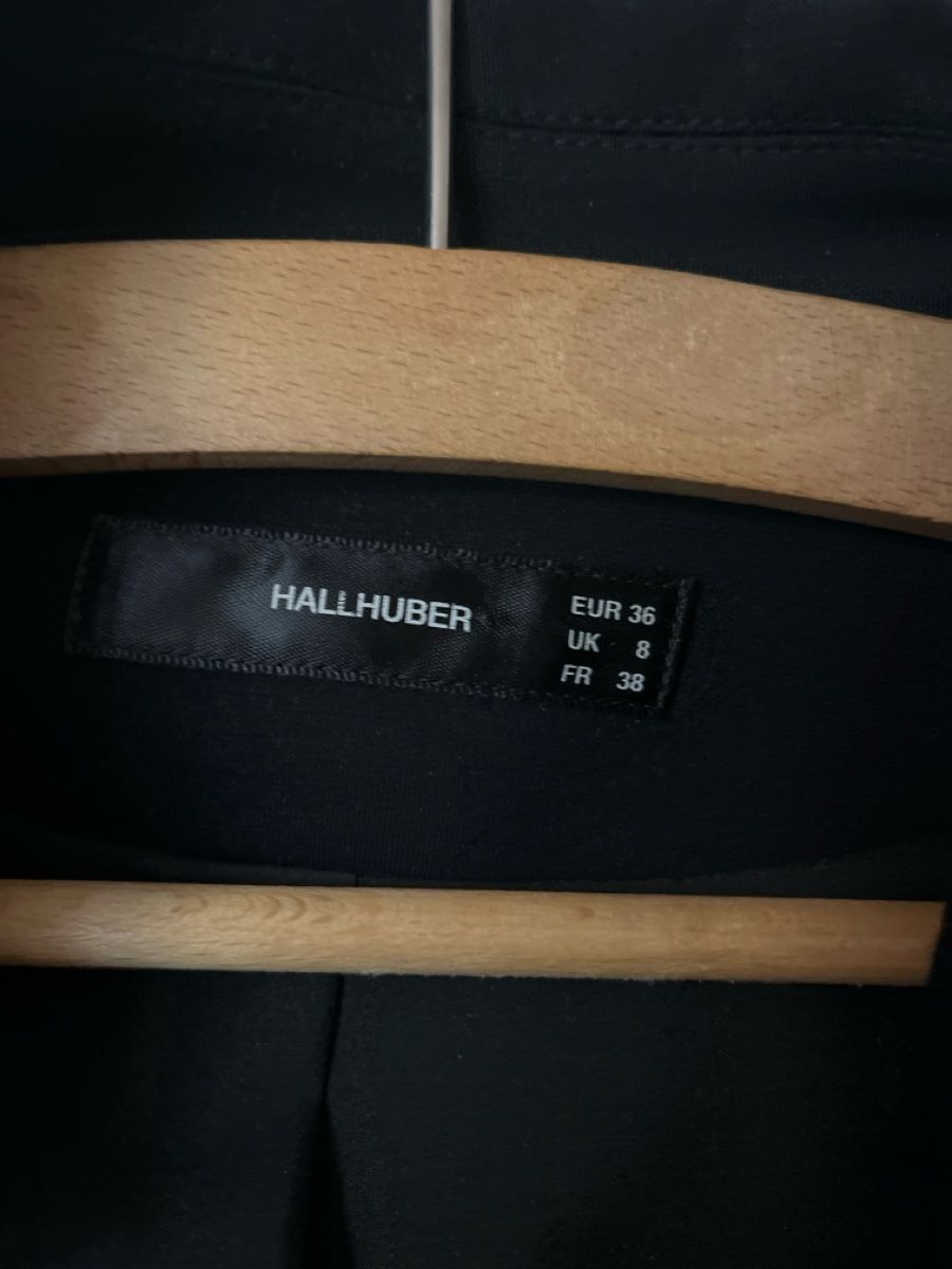 Hallhuber Giacche: Schwarzer Blazer von Hallhuber – Usato da Uster venduto da Kalici1 1