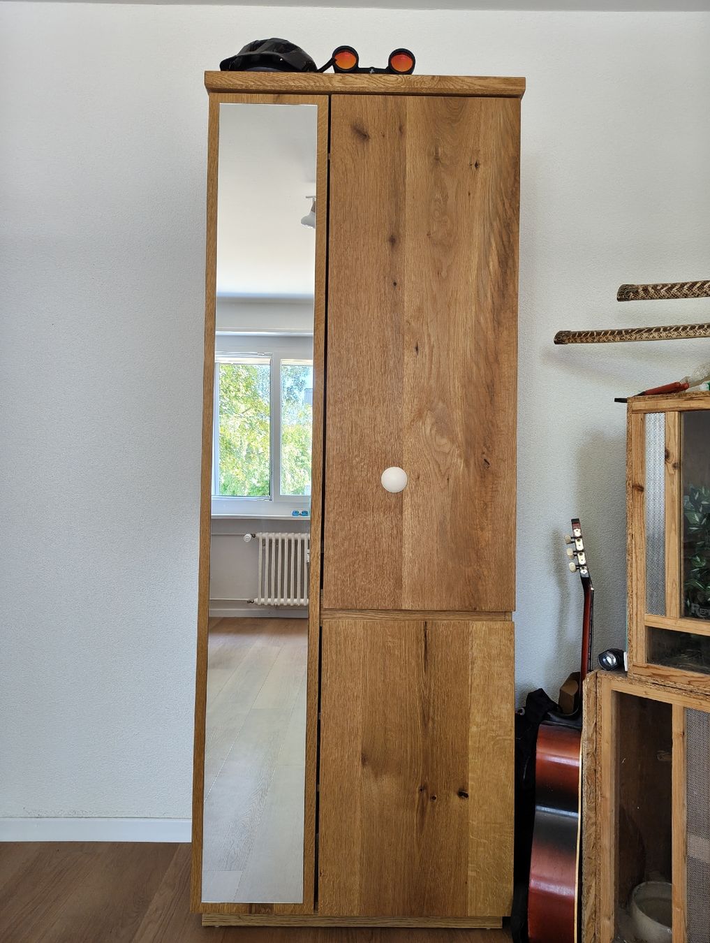 Armadi: Massiver Holzschrank mit Spiegel aus Eiche – Nuovo (secondo la descrizione) da Kreuzlingen venduto da fix_wx75