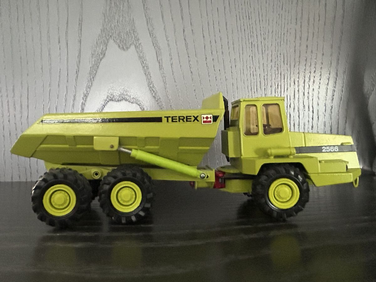 Conrad Kit di modellismo & Modellini statici: Terex 2566, 1:50, Conrad – Difettoso da Horw venduto da Tigercat635 2
