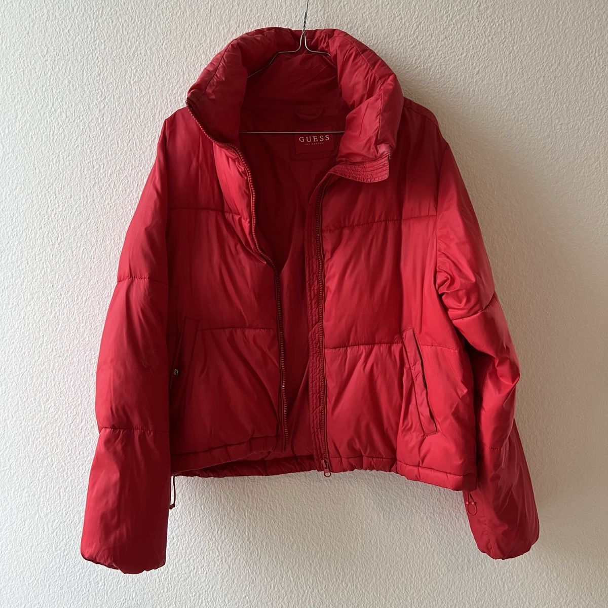 Guess Giacche: Guess Pufferjacke in rot – Usato da Arlesheim venduto da Charlotte.grm 1
