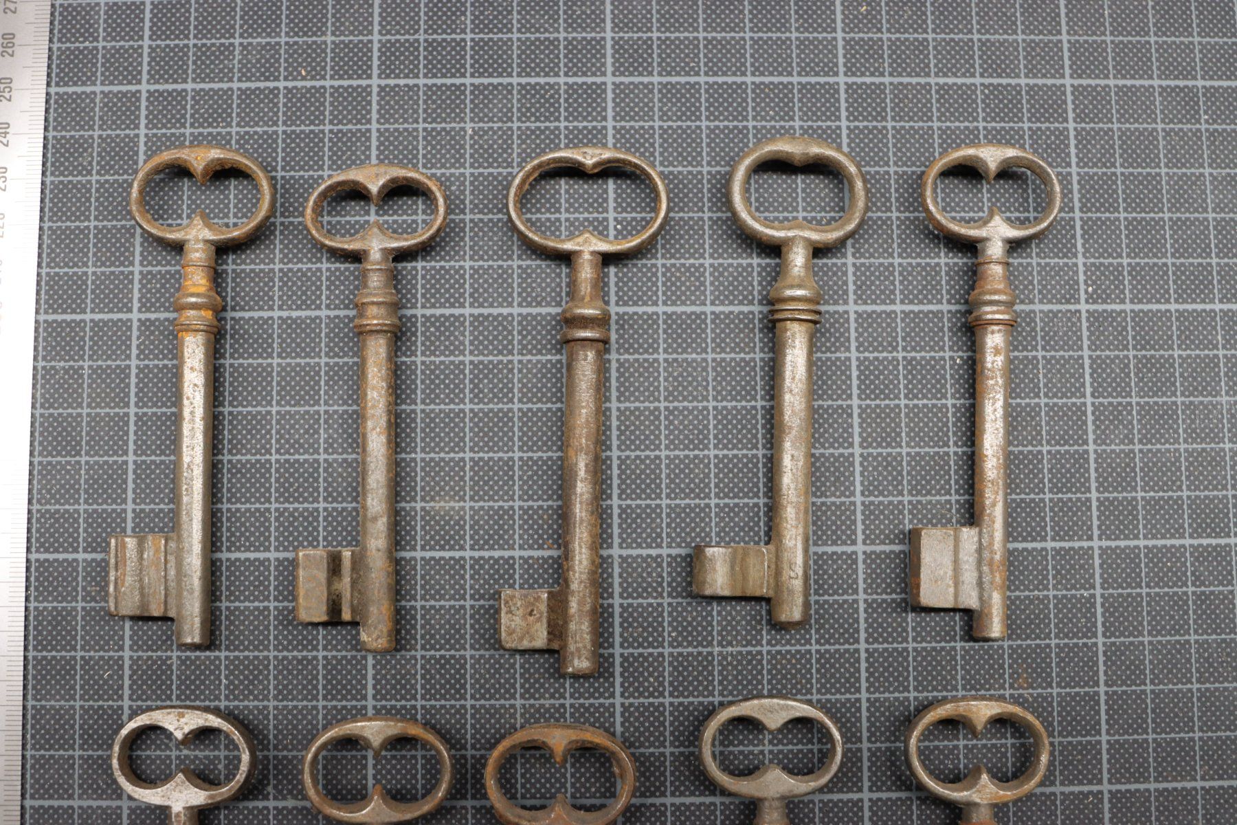 Chiavi: Lot mit 10 antiken Schlüsseln – Usato da Emmetten venduto da Super008 3
