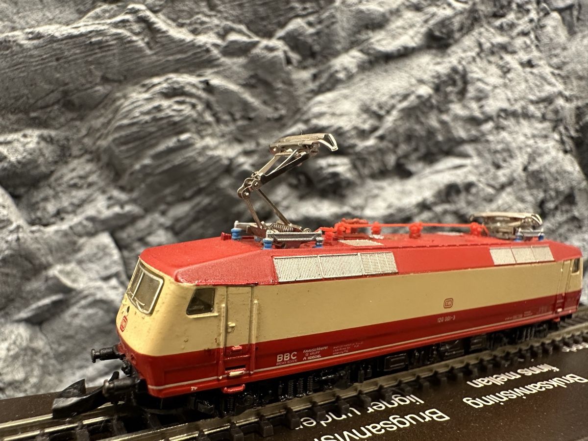 Märklin Modellini di ferrovie: Märklin 8853 DB BR 120 DEFEKT – Difettoso da Lupsingen venduto da New-Haven