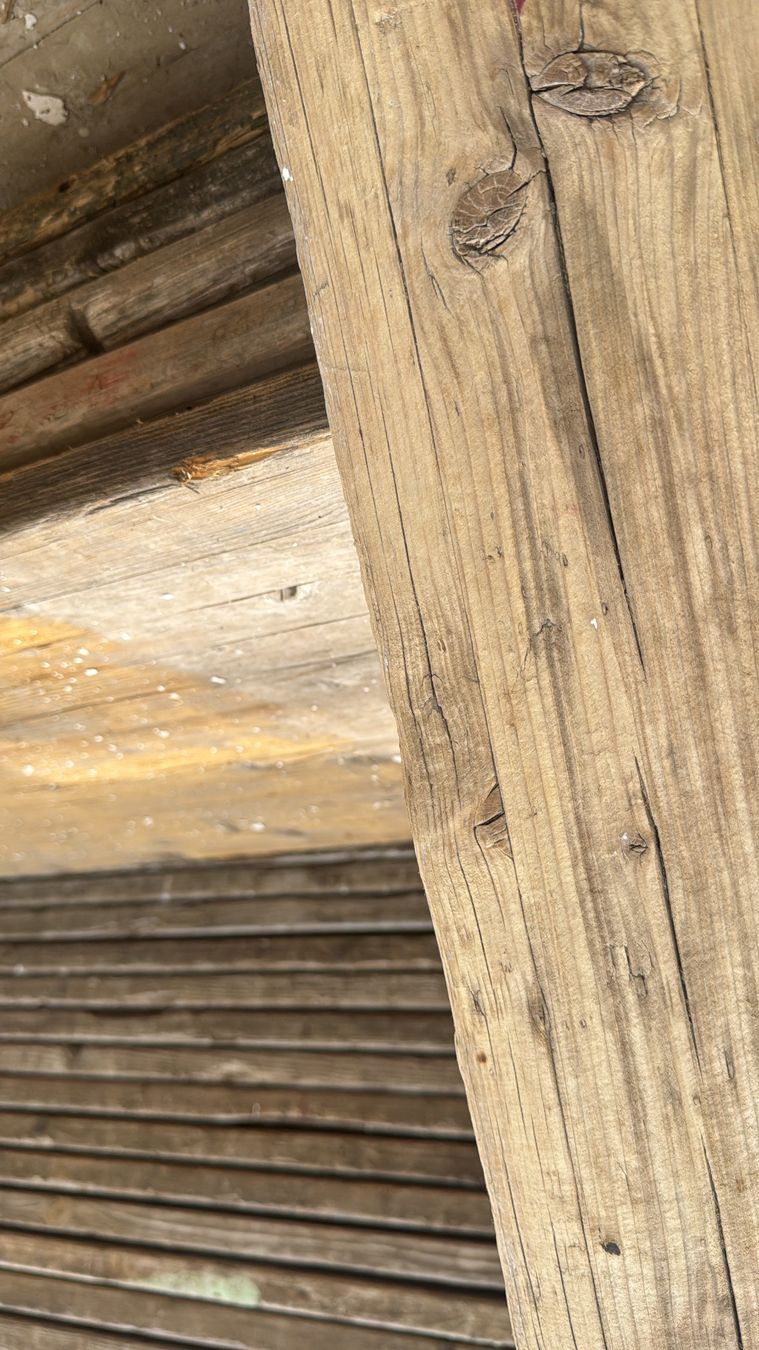 Articoli in legno: 1500 m2 vieux bois brossé  planches – Usato da St-Blaise venduto da Jack.b 5
