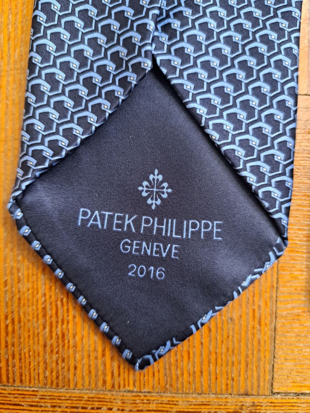 Patek Philippe Cravatte: Cravate Patek Philippe neuve – Nuovo (secondo la descrizione) da Yverdon-les-Bains venduto da lolette2006