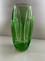 Vase en verre Bullet vert Sklo Union par Rudolf Schrötter