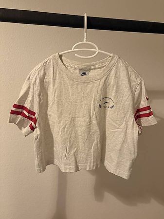 Crop-T-Shirt von Nike, Grösse M