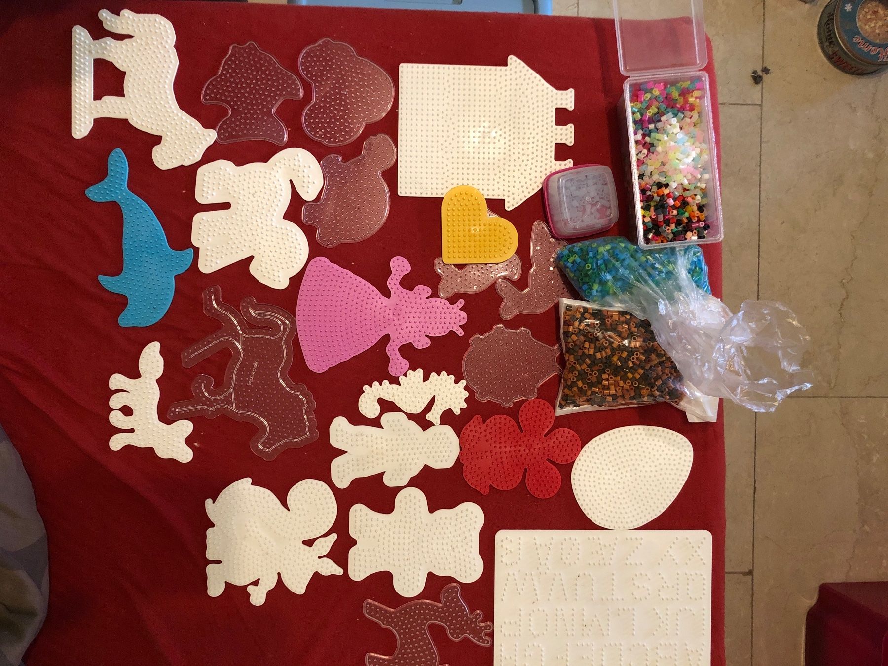 Kit bricolage: Bügelperlenformen und Perlen – Usato da Reichenburg venduto da Tutti81