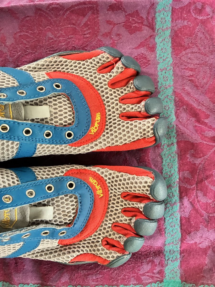 Vibram Chaussures garçon: Vibram fivefingers 34 – D'occasion à Lausanne par Sarawg 2