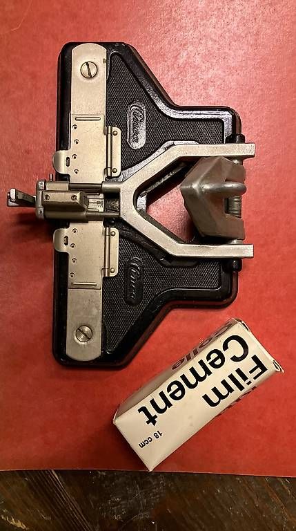 Tutti gli attrezzi: 16mm Filmklebepresse – Usato da Schaffhausen venduto da MCaj