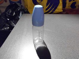 Schoppen / Babyflasche, blauer Deckel