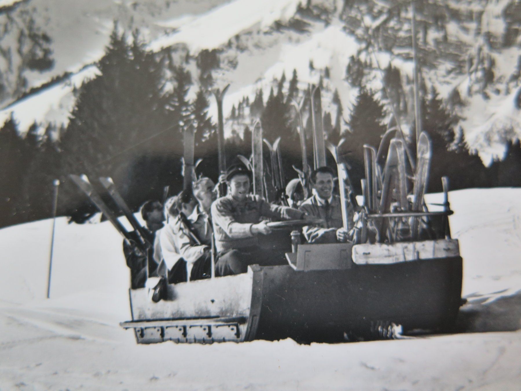 Ansichtskarten: BRAUNWALD - FUNI - FUNI-SCHLITTEN – Gebraucht aus Wittenbach von lipasal 1