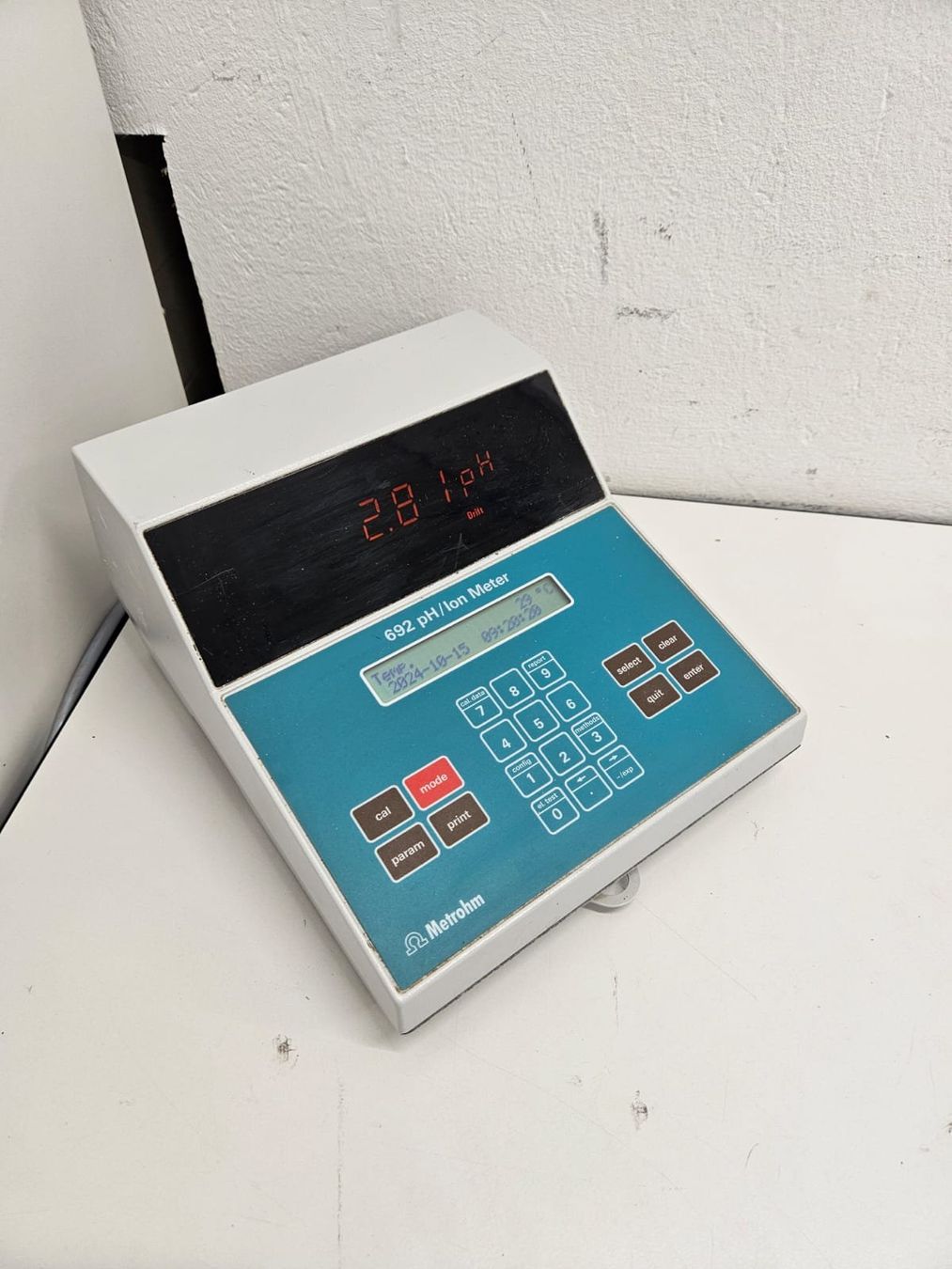 Misurare: Metrohm 692 pH/Ion meter - powers on – Difettoso da Niederdorf venduto da LeptonAG_Labor