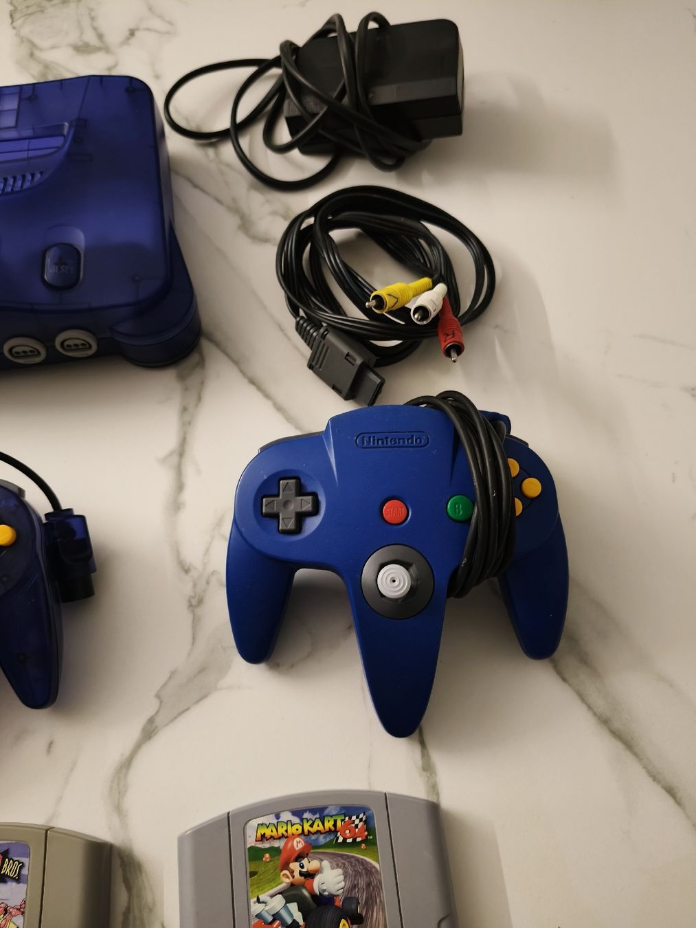 Nintendo Konsolen: Nintendo 64 Purple mit Spielen Controller mit seltenes Games – Gebraucht aus Oensingen von ece_8k7q 1