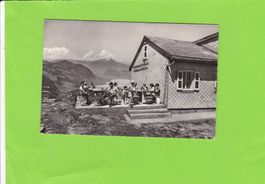 Berggasthaus Fronalpstock-Terrasse-belebt
