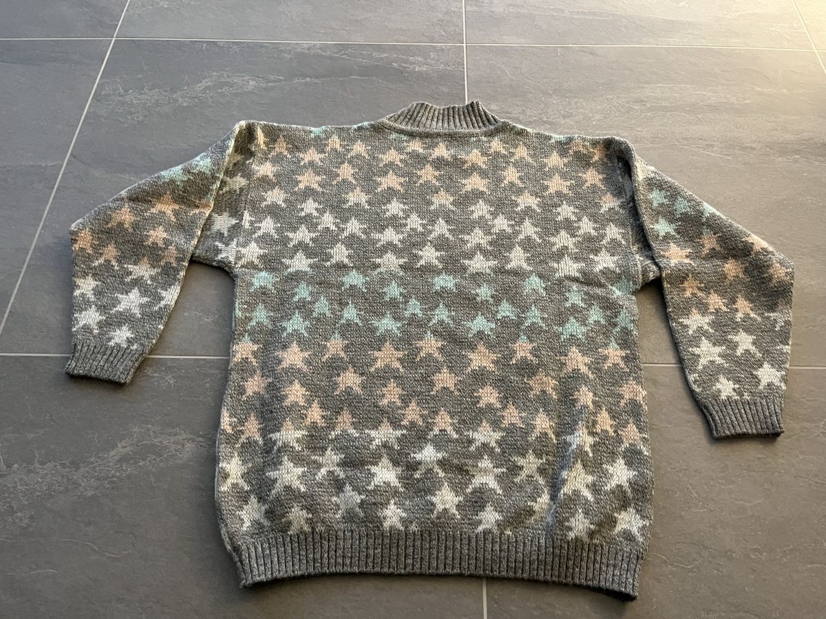 Maglioni & Felpe: Pullover – Usato da Fraubrunnen venduto da amm_7kp6 1