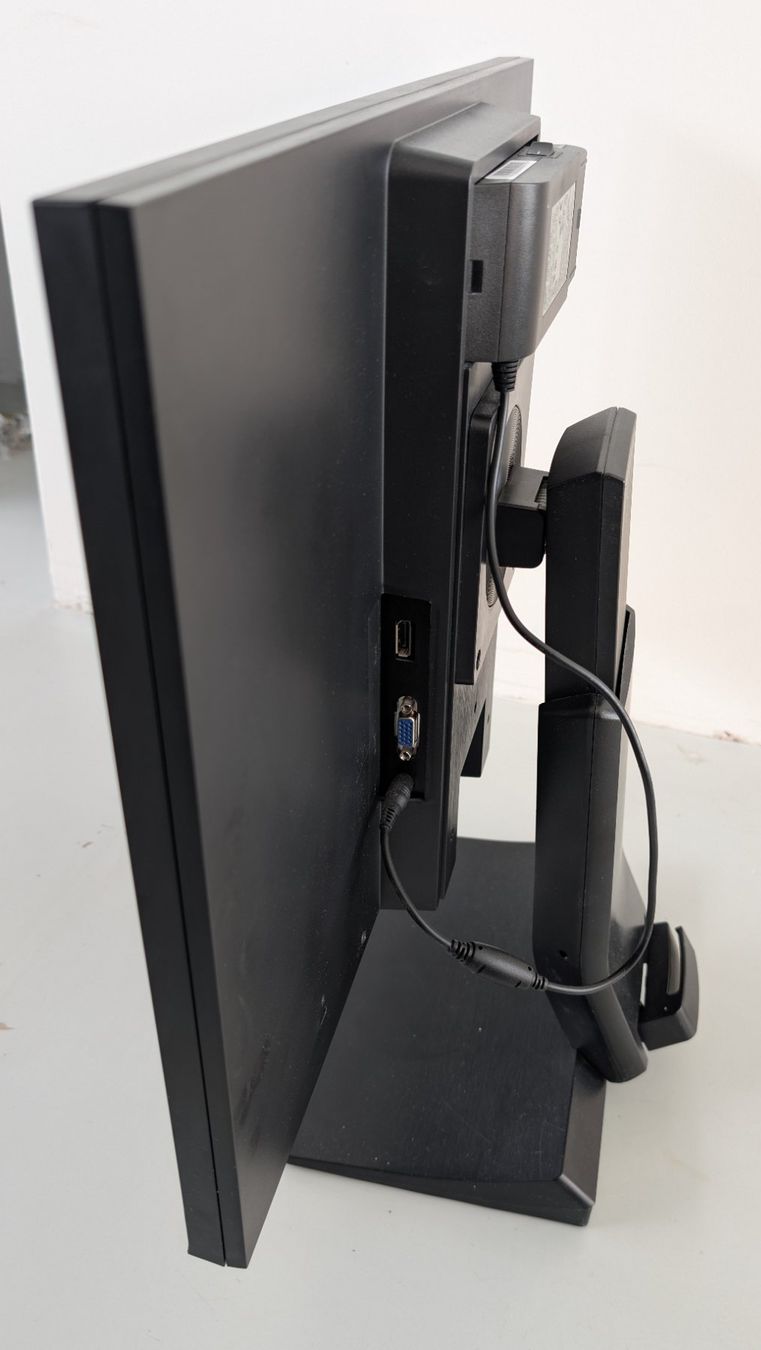 Samsung Monitor: Samsung 22" Monitor - SyncMaster S22A450DW – Usato da Dietlikon venduto da ComdatAG 2