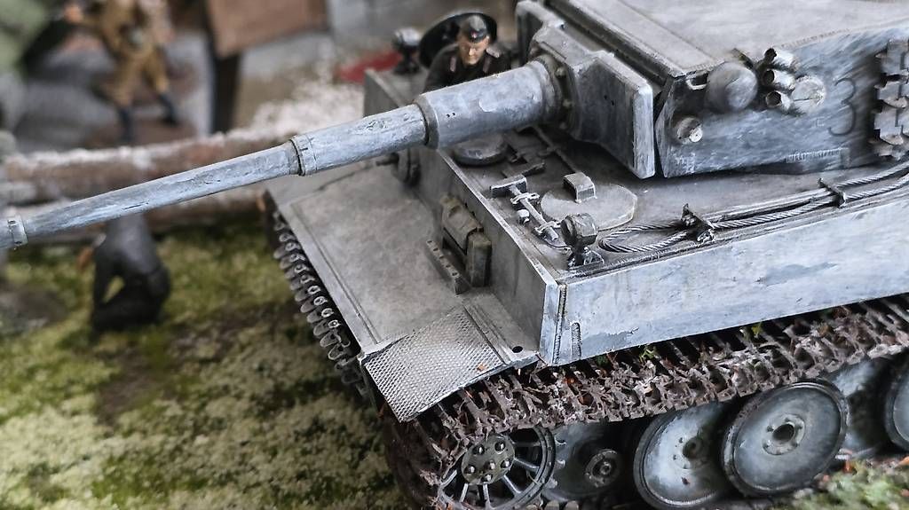 Kits de montage: Tiger Panzer Modell 1: 35 – D'occasion à Ettingen par 1964erNachtzugfahrer 3
