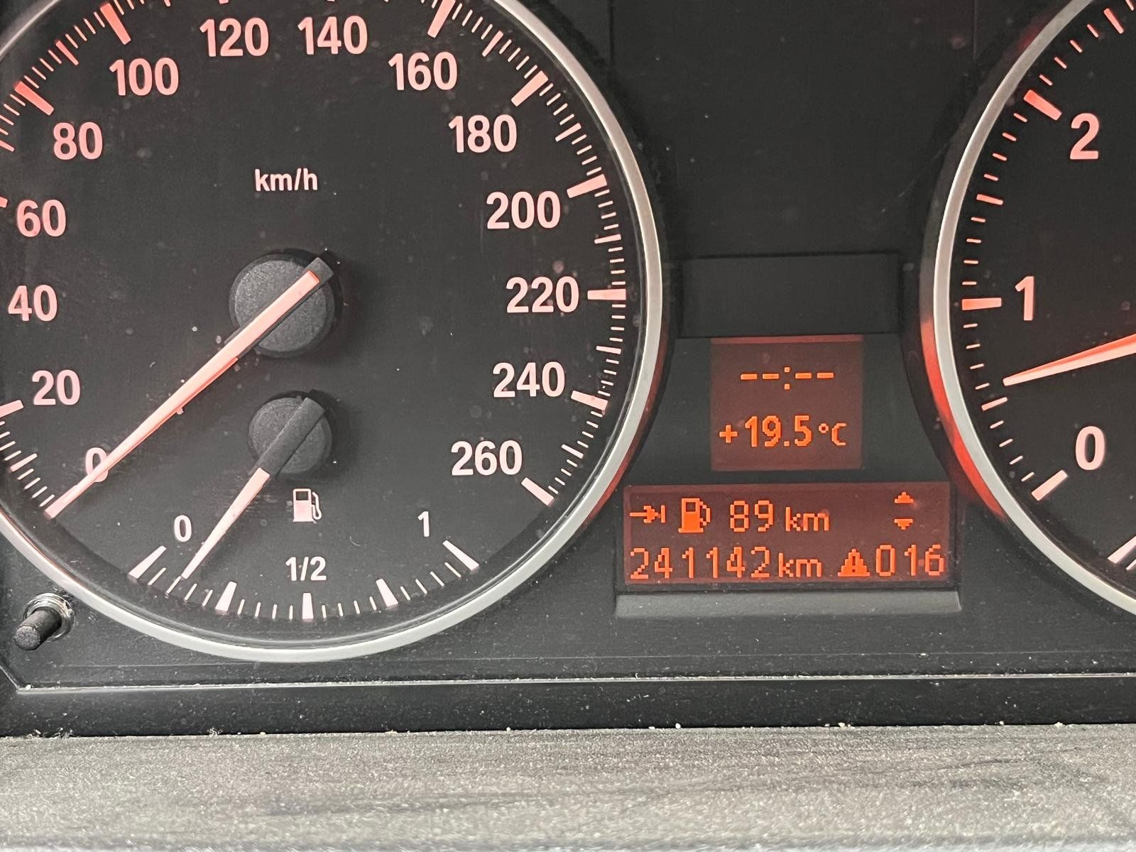 BMW Automobili: BMW 320d Touring für Export – Usato da Bünzen venduto da Turbolino5 6