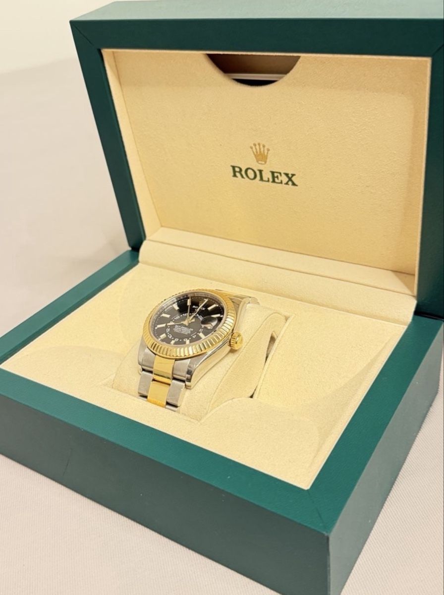 Rolex Orologi: Rolex Sky-Dweller Gold/Stahl 2019 – Usato da Kerzers venduto da med_f5rb 2