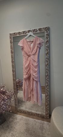 Abito rosa lungo con volant tg. S nuovo
