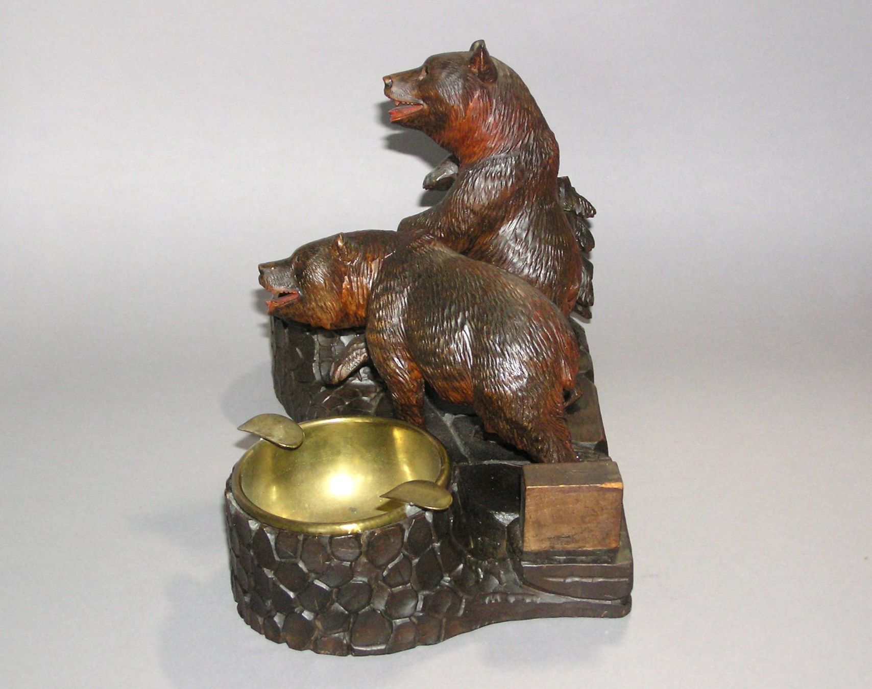 Skulpturen & Statuen: BRIENZER BÄREN MIT ASCHERSCHALEN – Gebraucht aus Grenchen von Antique-hunter 2