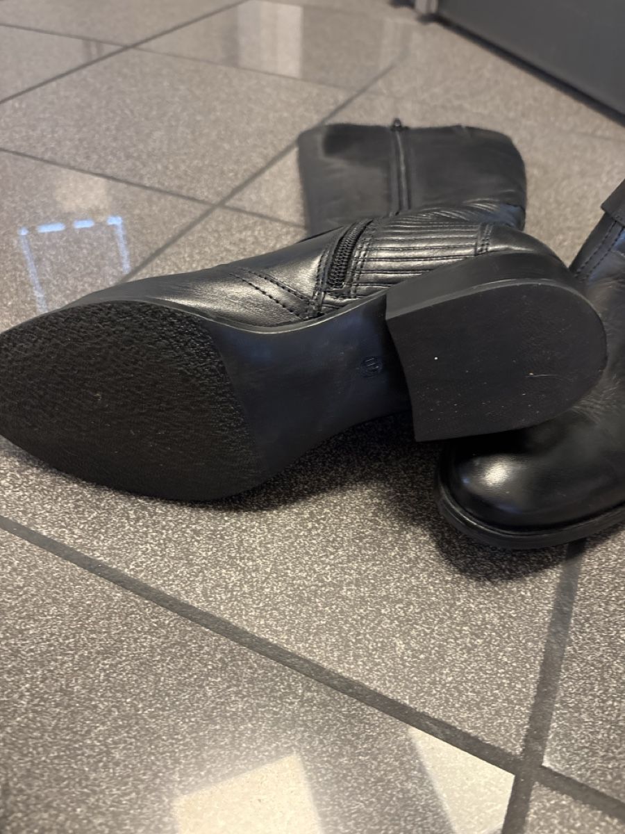 Scarpe da donna: Lederstiefel Gr 40 – Usato da Embrach venduto da Dmoney 3