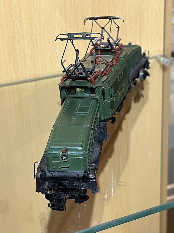 Modelleisenbahnen: Märklin 3056 HO SBB Ce 6/8 Krokodil – Gebraucht aus Stettlen von sellthat 1