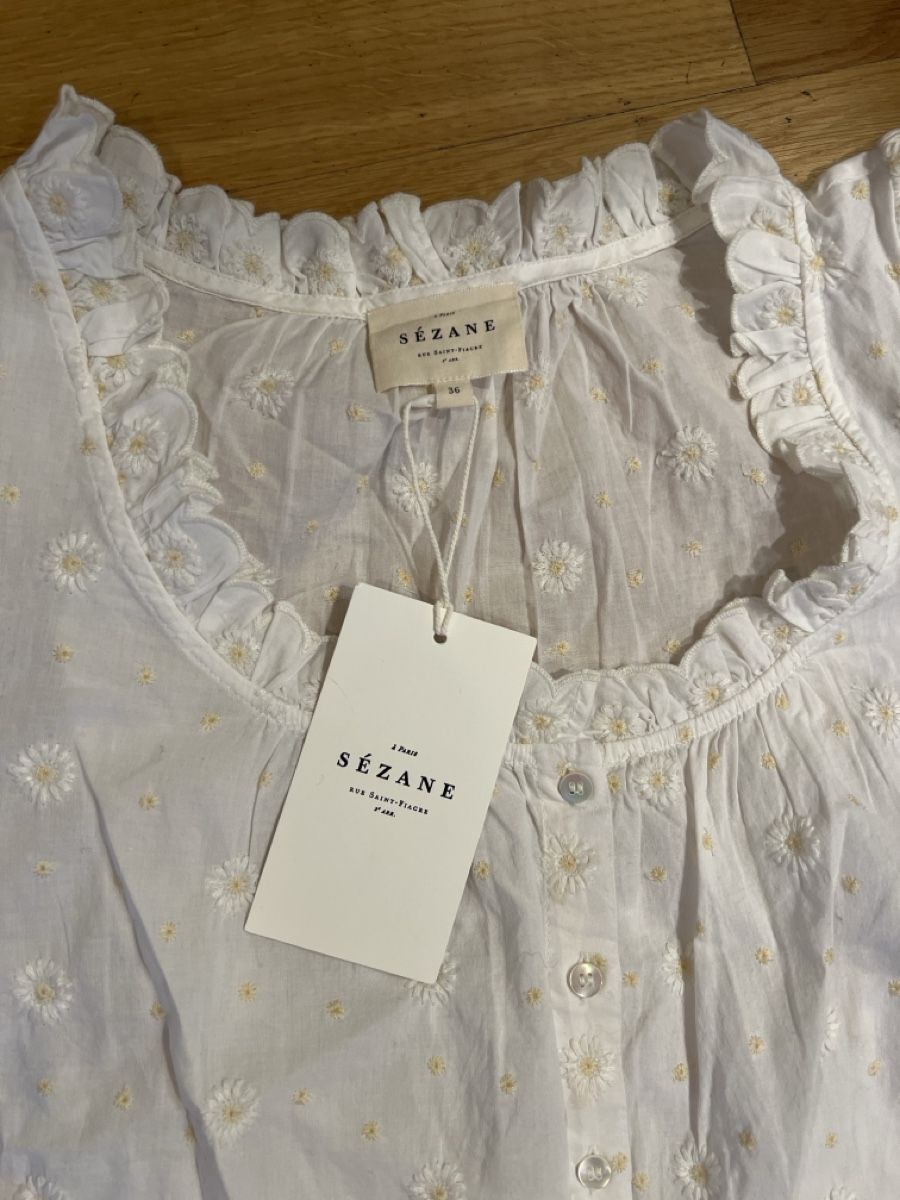 Sezane Blusen: Sezane Bluse mit Blumenstickerei NEU – Neu und originalverpackt aus Egg b. Zürich von bia_5tmv 2