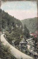 Graubünden (GR) – Alpenstrasse mit Bergdorf