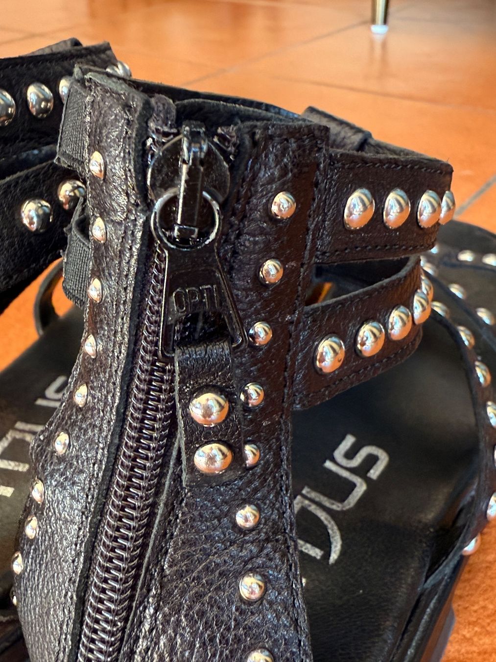 Mjus Damenschuhe: Bellissimi sandali borchiate – Gebraucht aus Bellinzona von bul_mvy5 4