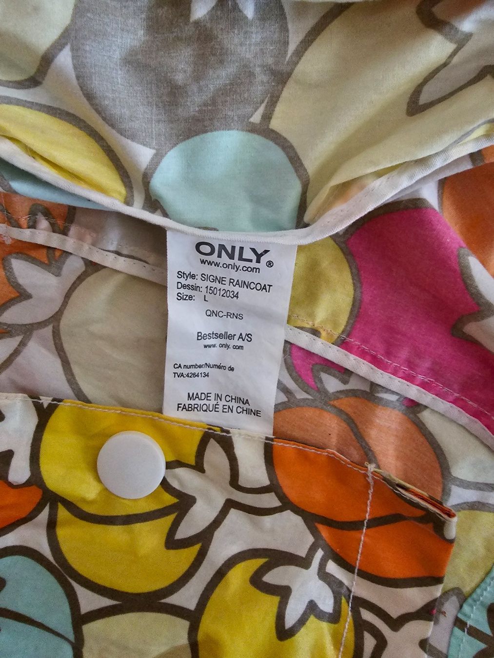 Only Giacche: Regenjacke mit Hut von ONLY – Nuovo (secondo la descrizione) da Stäfa venduto da kev_7g2p 2