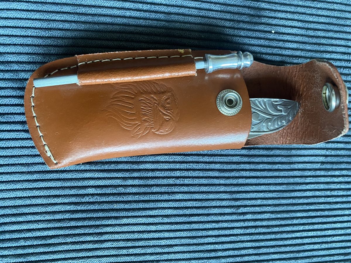 Coltelli tascabile: Schönes Sackmesser mit Etui und Schleifstein  – Usato da Mosnang venduto da Goldwasser 4