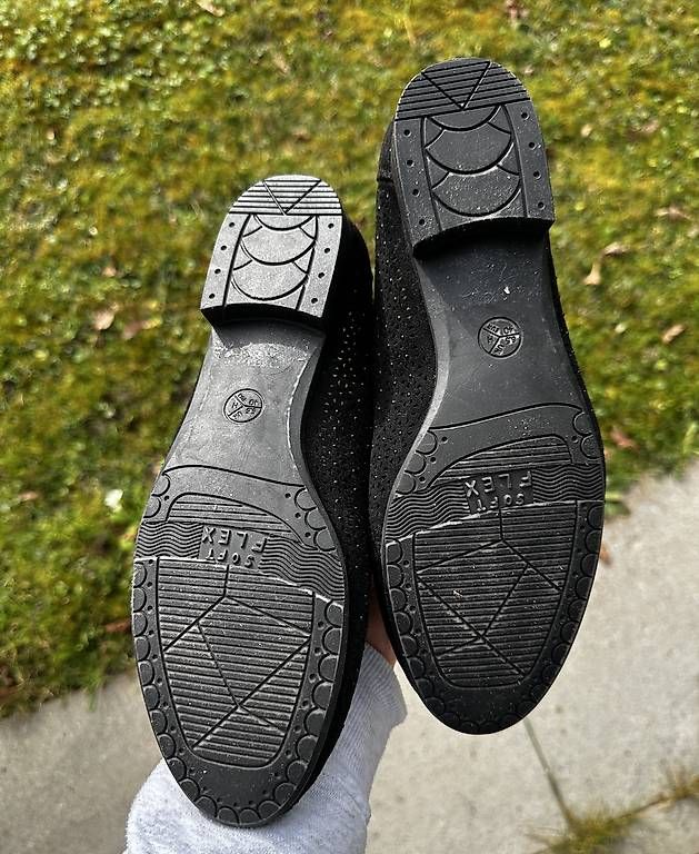 Scarpe da donna: Slipper schwarz, Gr. 40 – Usato da Thalwil venduto da and_fdf5 1