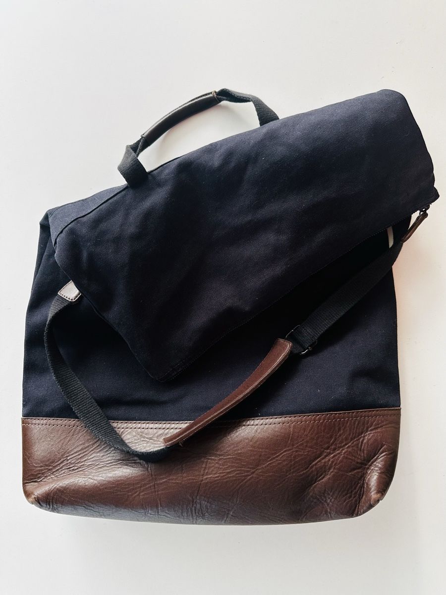 Cos Borse: COS Canvas Tasche mit Lederdetails, Modernes Design – Usato da Zürich venduto da BLAU.blue 2