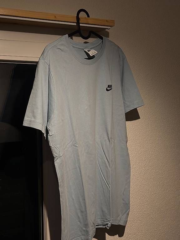 T-shirts: Shirt Nike L – D'occasion à Triengen par Ike67