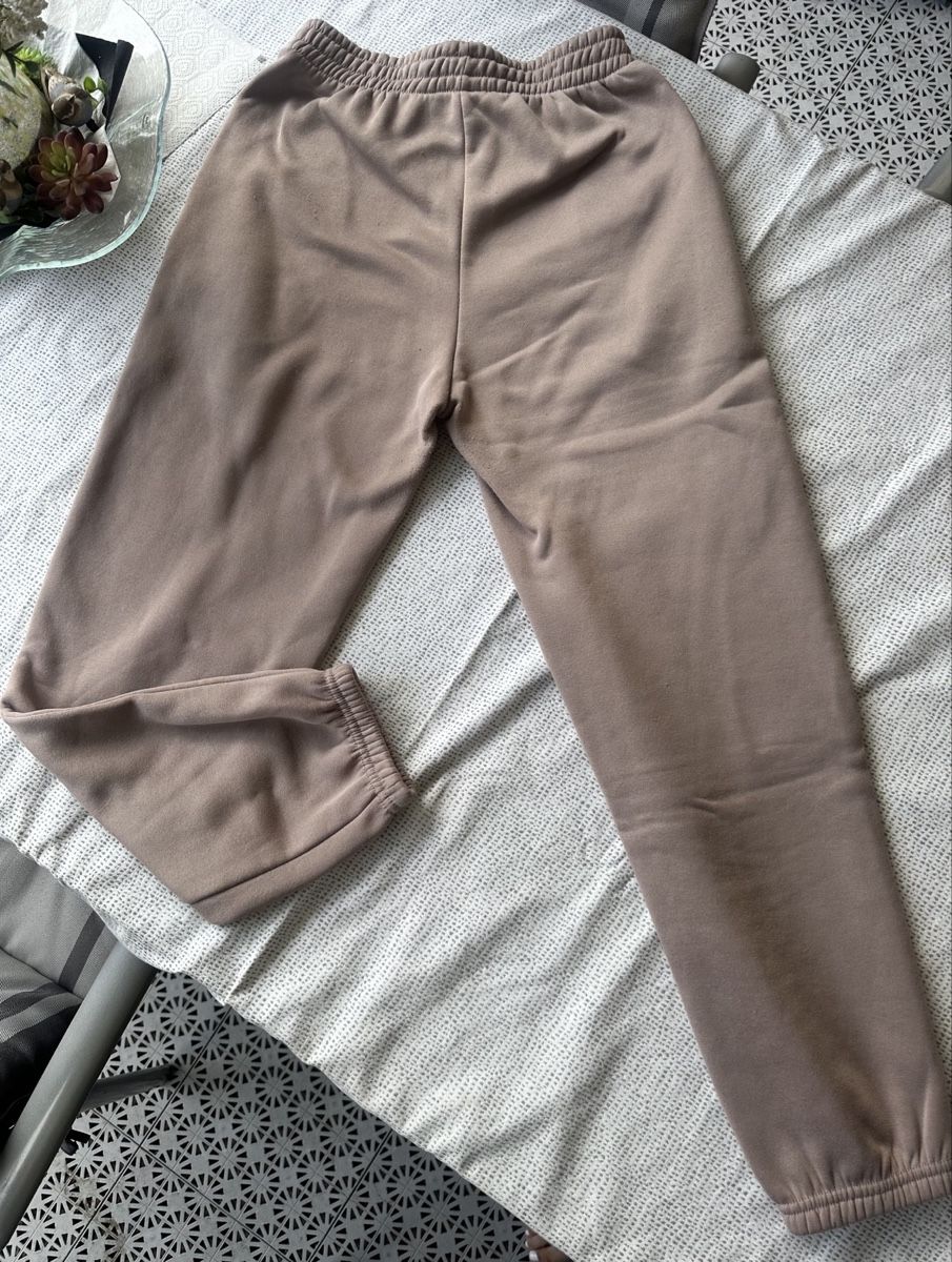 Pantalons: Beige Jogginghose Graphite – D'occasion à Rhäzüns par romina._gr 1