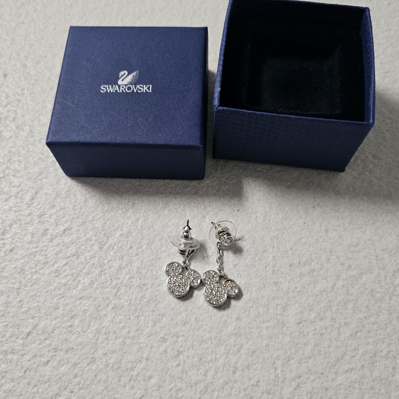 Swarovski Orecchini pendenti & Orecchini a lobo: Swarovski Mickey Mouse earrings  reversible – Usato da bellinzona venduto da zeus6535