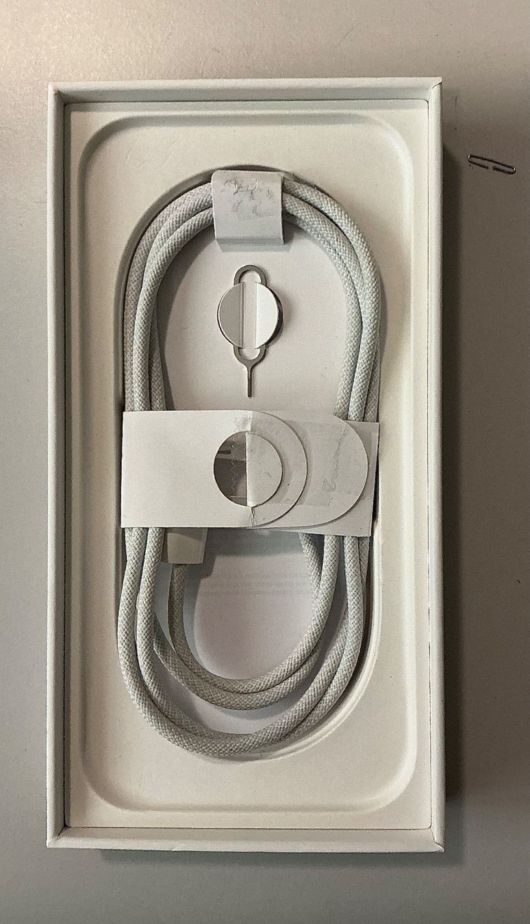 Apple Portables: iPhone 16pro. 256MB – D'occasion à Biel-Benken BL par Vonda 2