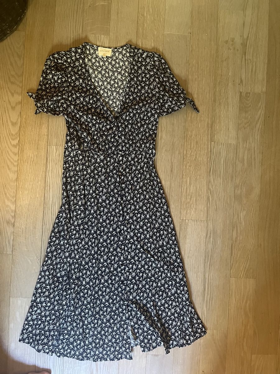 Sezane Robes: Vic Sezane 34 jamais portée  – D'occasion à Lutry par mar_cr6n