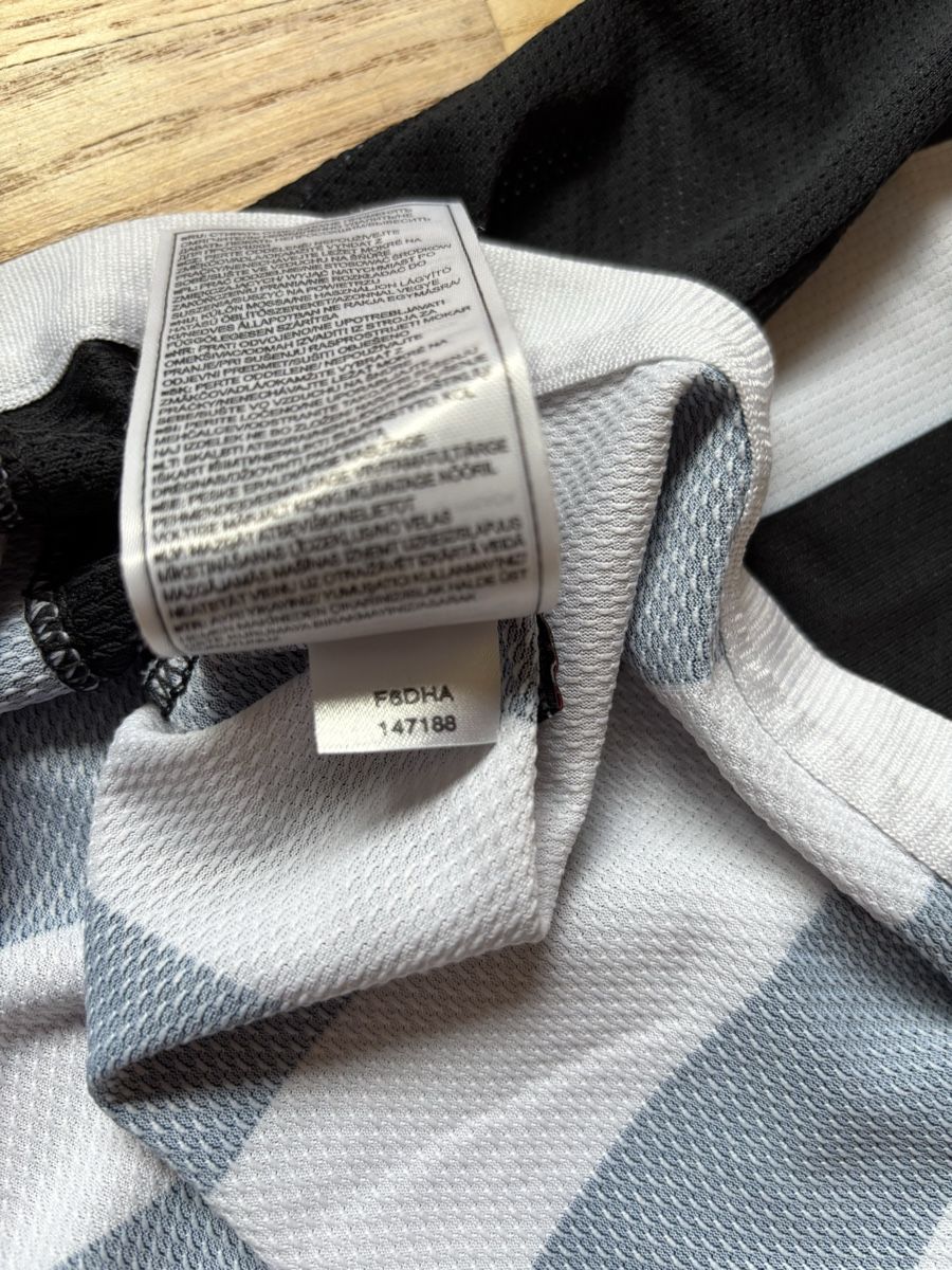 Nike Canottiere & Pantaloni: Juventus Vintage Heimtrikot – Usato da Bern venduto da Lelixino 7