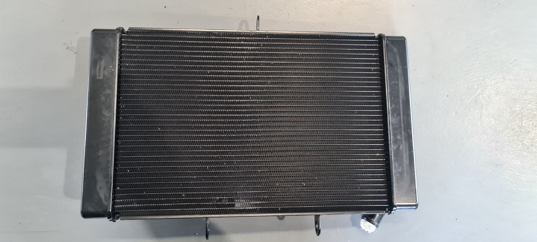 Honda Tutti i ricambio per moto: Radiateur Honda CB1000R – Usato da Yens venduto da PMHMotos
